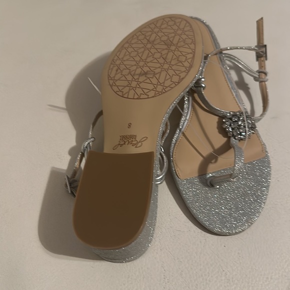 New shoes by jewel - Picture 4 of 4